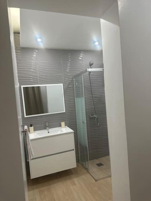 Ocean Mirror Apartment Прая Екстер'єр фото
