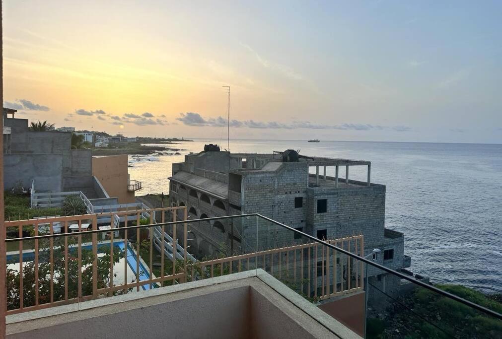 Ocean Mirror Apartment Прая Екстер'єр фото